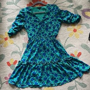 Eye-catching Buffalo Floral Dress with Ruffled Sleeve Size Small